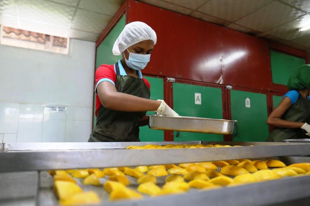 Improving the safety and quality of fruits and vegetables 